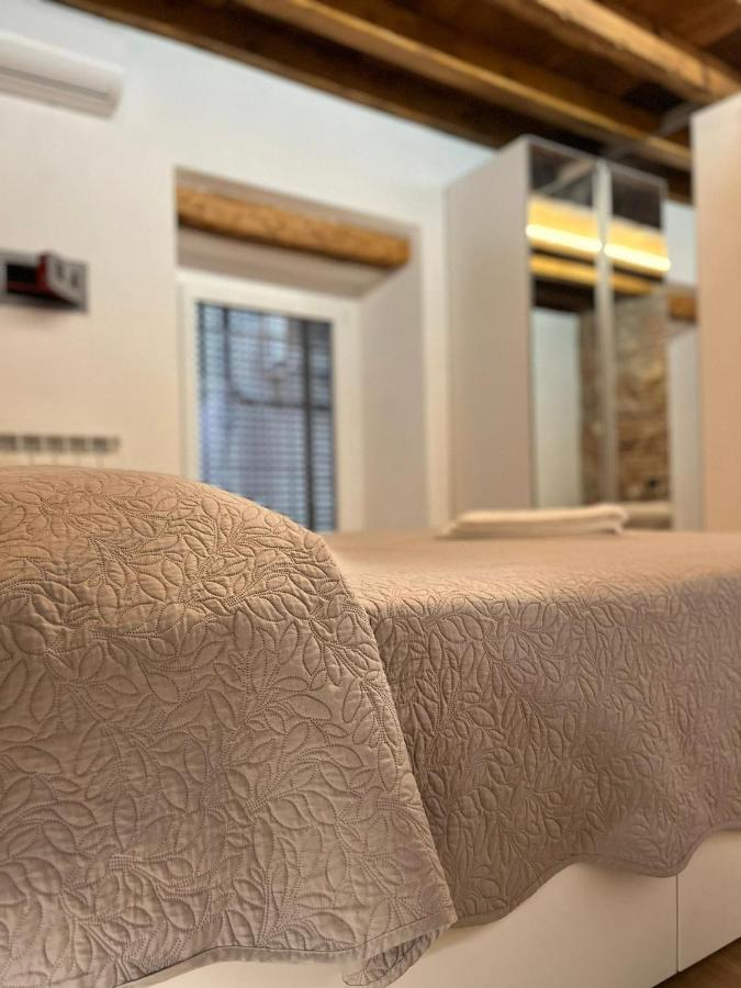 Teodorico Room & Apartment Verona Eksteriør billede
